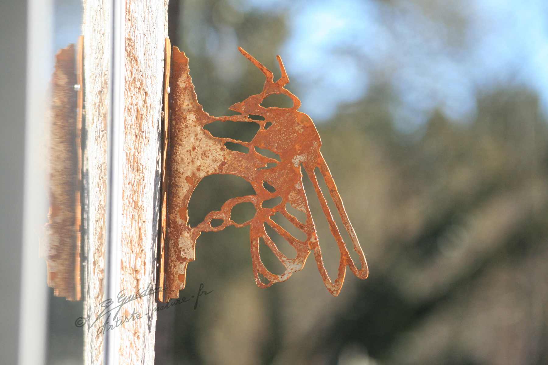 Décor abeille en acier corten 1,5mm.